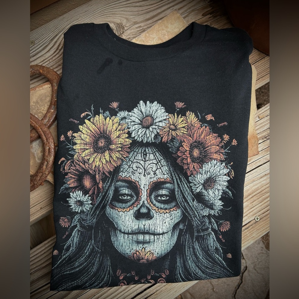 Graphic Day of the Dead Women's Tees NWT
